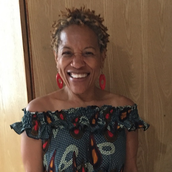 Meet your Posher, Renée - Picture 1 of 1